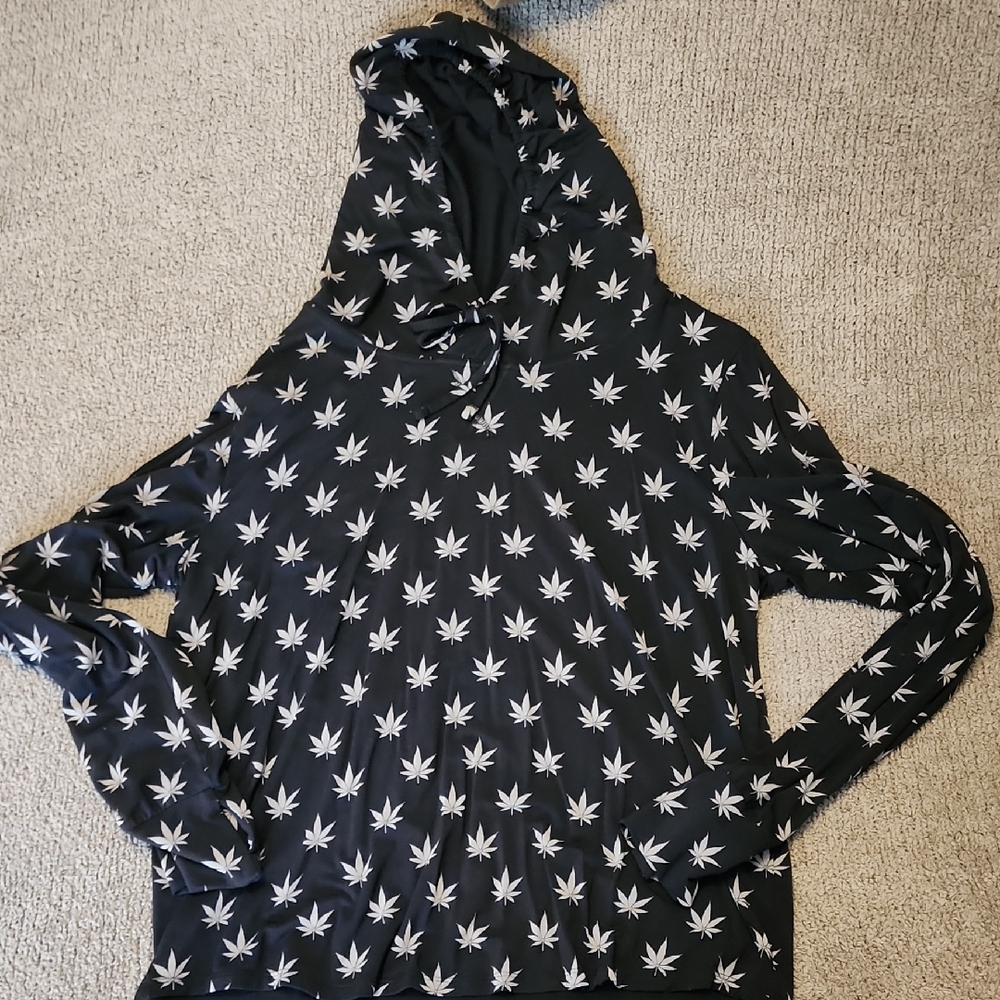 MeUndies Gray and White Leaf Print Hoodie